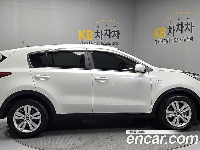 Kia Sportage 4세대 дизель 1.7 2WD Trendy, 2016 8