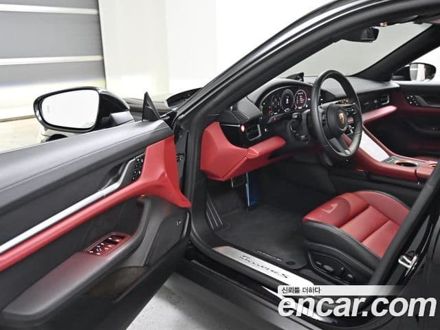 Porsche 타이칸 4S, 2025 11