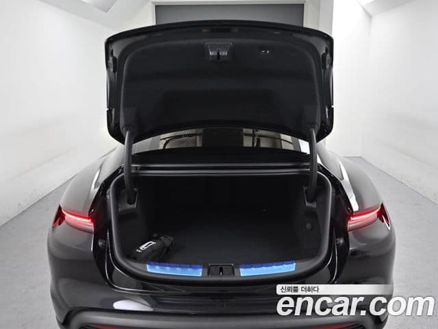 Porsche 타이칸 4S, 2025 20