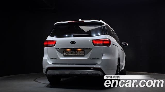 Kia All New Carnival Magic Space, 2018 4