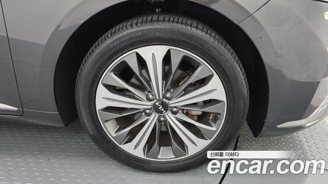 Kia K8 гибрид Noblesse, 2022 все фото