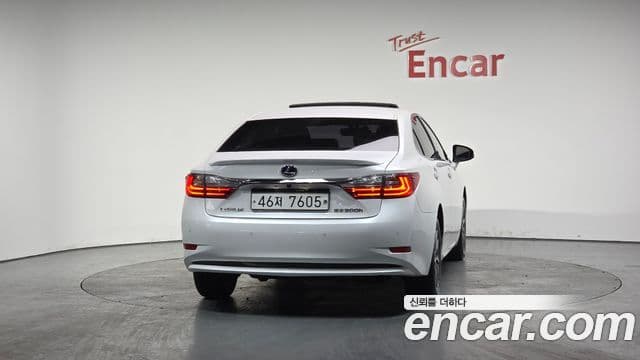 Lexus New ES300h XV60, 2017 4