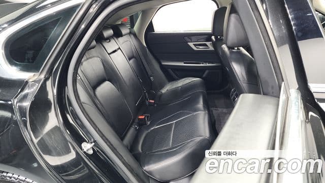 Jaguar XF (X260) Prestige, 2018 12