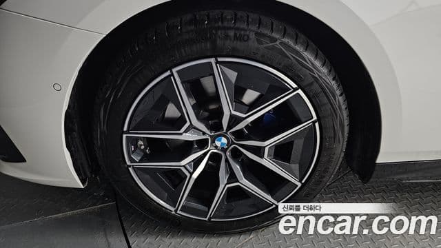 BMW 5시리즈 (G60) 520i M Sport, 2025 все фото