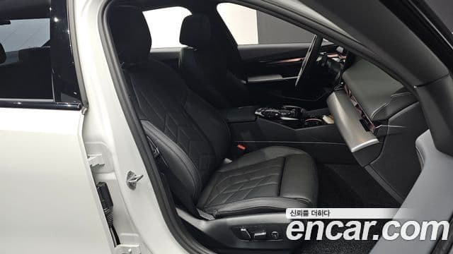 BMW 5시리즈 (G60) 520i M Sport, 2025 10