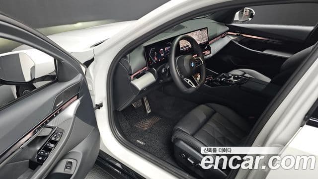 BMW 5시리즈 (G60) 520i M Sport, 2025 11