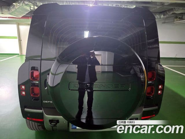 Land Rover Defender (L663) 110 P300 X-Dynamic SE, 2025 6