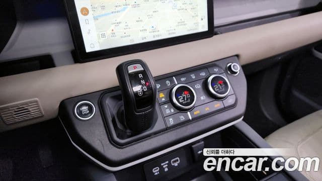 Land Rover Defender (L663) 110 D240 Launch Edition, 2020 9