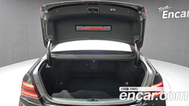 Genesis G90 Premium Luxury, 2019 20