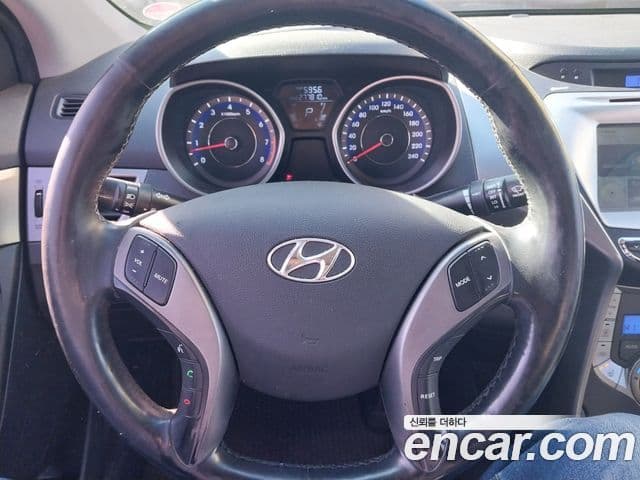 Hyundai Avante MD Luxury, 2013 10