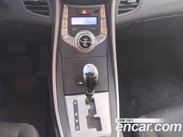 Hyundai Avante MD Luxury, 2013 11