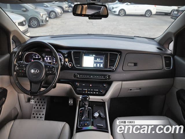 Kia All New Carnival Prestige, 2015 7