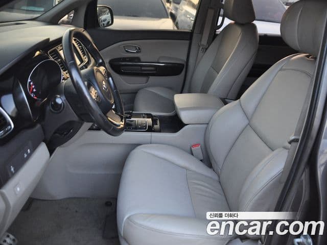 Kia All New Carnival Prestige, 2015 9
