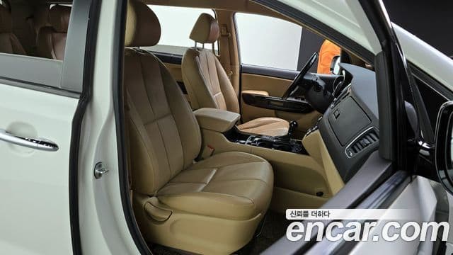 Kia All New Carnival VIP, 2016 12