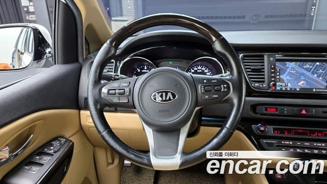 Kia All New Carnival VIP, 2016 13