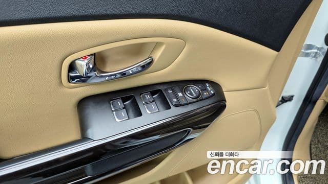 Kia All New Carnival VIP, 2016 14