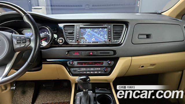 Kia All New Carnival VIP, 2016 20