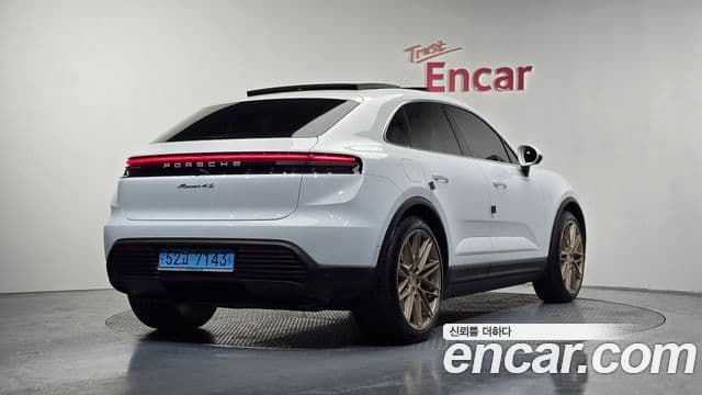 Porsche Macan EV 4S, 2025 2