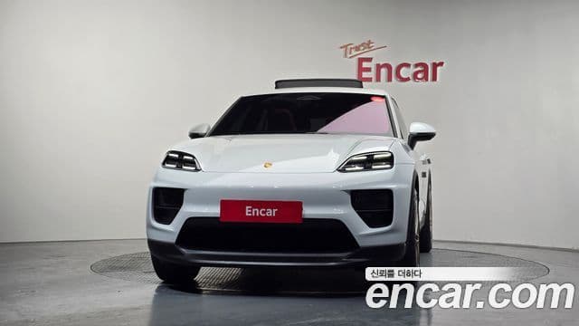 Porsche Macan EV 4S, 2025 3