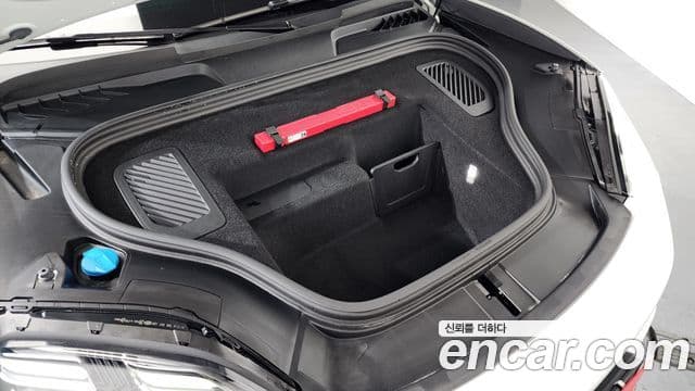 Porsche Macan EV 4S, 2025 6