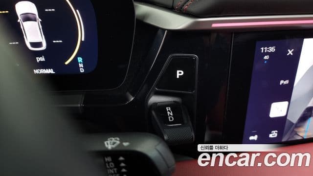 Porsche Macan EV 4S, 2025 9