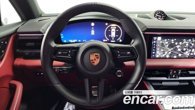 Porsche Macan EV 4S, 2025 13