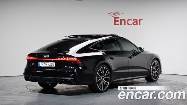 Audi S7 (4K), 2022 2