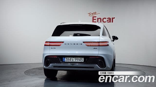Genesis GV70, 2023 4