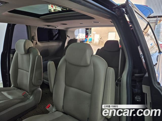 Kia All New Carnival Prestige, 2016 17