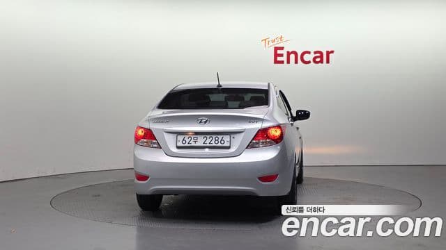 Hyundai Accent(новый кузов / новое поколение) Luxury, 2012 4