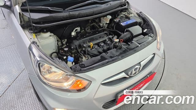 Hyundai Accent(новый кузов / новое поколение) Luxury, 2012 6