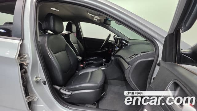 Hyundai Accent(новый кузов / новое поколение) Luxury, 2012 10