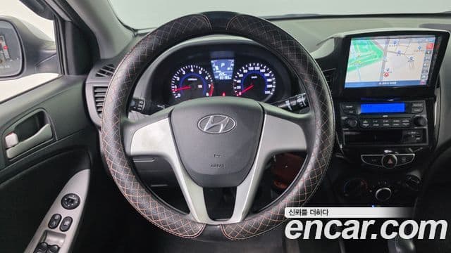 Hyundai Accent(новый кузов / новое поколение) Luxury, 2012 13