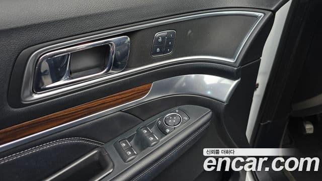 Ford Explorer 5세대, 2018 17