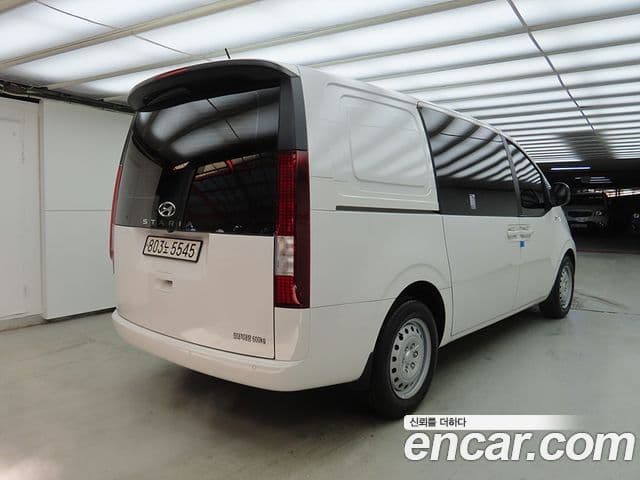 Hyundai Staria Smart, 2023 4