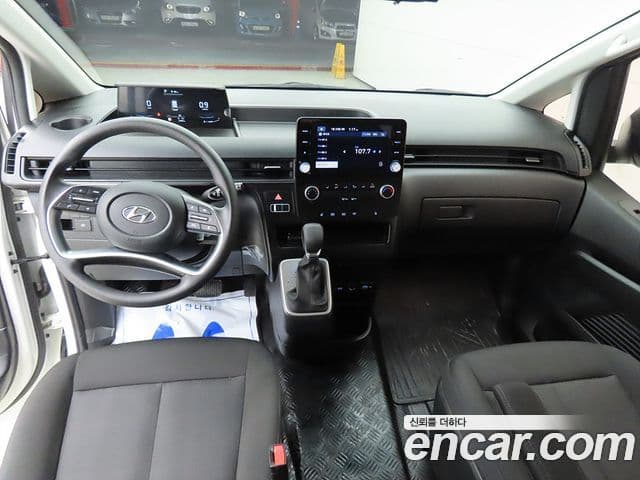 Hyundai Staria Smart, 2023 7