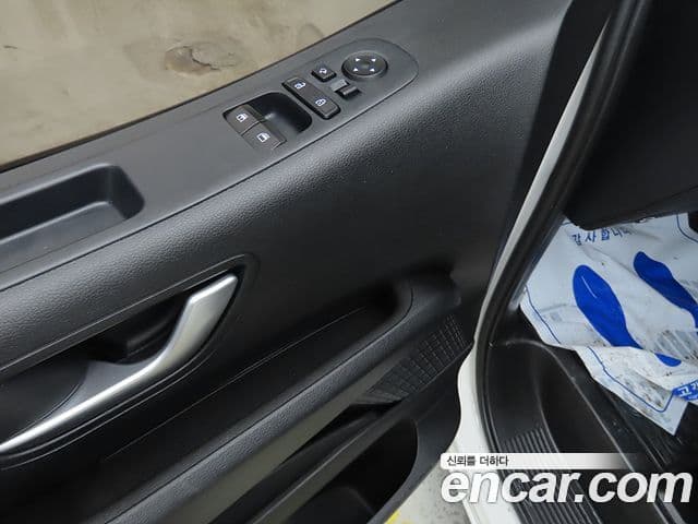 Hyundai Staria Smart, 2023 12