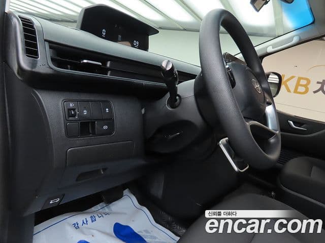 Hyundai Staria Smart, 2023 13