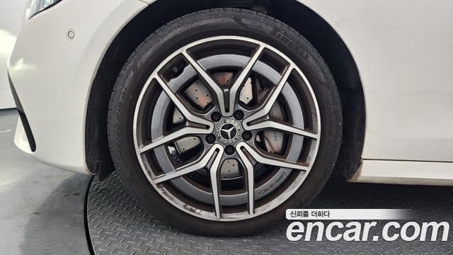 Mercedes-Benz E-класс W213 AMG Line, 2023 все фото