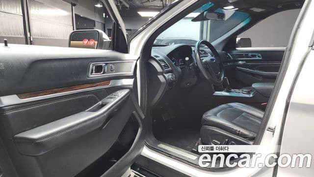 Ford Explorer 5세대, 2016 10