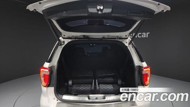 Ford Explorer 5세대, 2016 20
