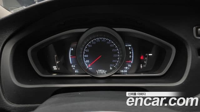 Volvo V40 2세대, 2016 8