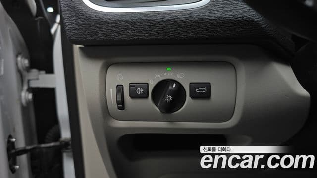 Volvo V40 2세대, 2016 18