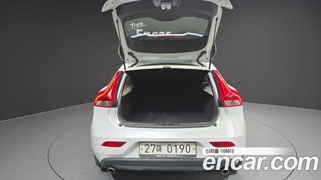 Volvo V40 2세대, 2016 20