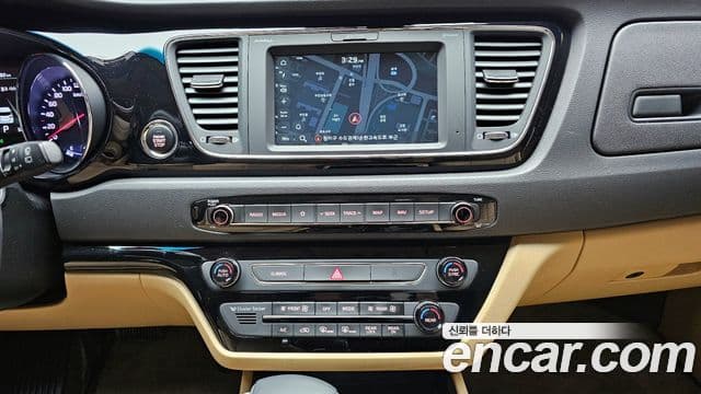 Kia The / новый New Carnival Noblesse Special, 2020 14