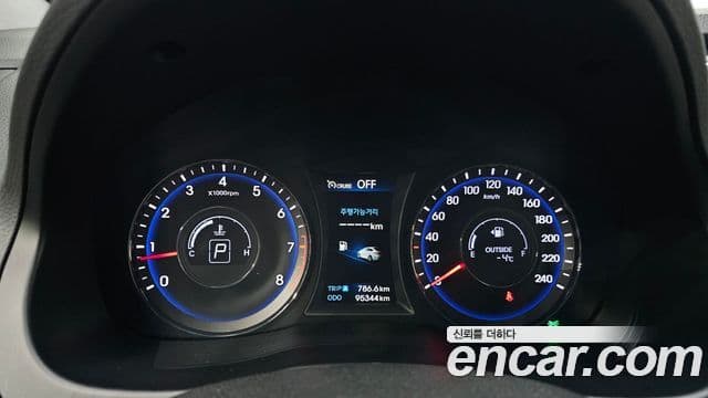 Hyundai i40 살룬 PYL, 2014 8