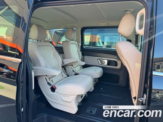 Mercedes-Benz V-класс W447, 2025 13