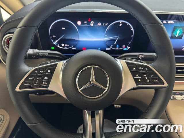 Mercedes-Benz V-класс W447, 2025 17