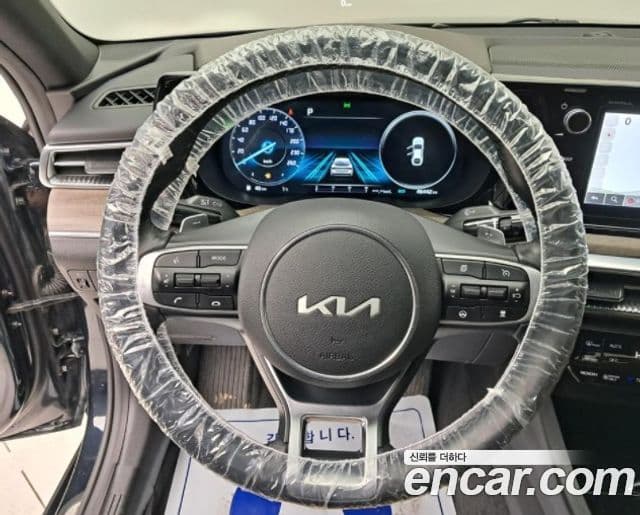 Kia K5 гибрид 3세대 Signature, 2023 10