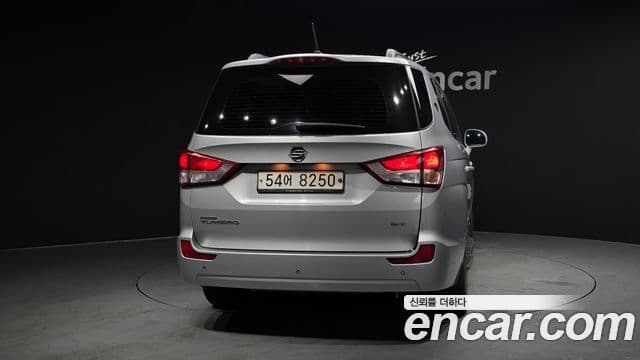 KG모빌리티(SsangYong) Korando 투리스모 4WD GT 9인승, 2014 4